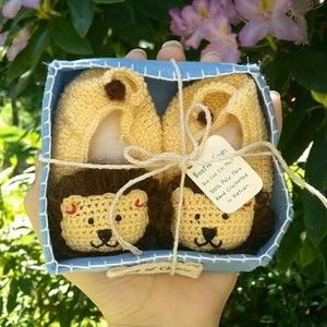 🦁🆕Best of Chums Lion Crochet Booties Gift Box OS